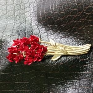 Vintage Rose bouquet pin